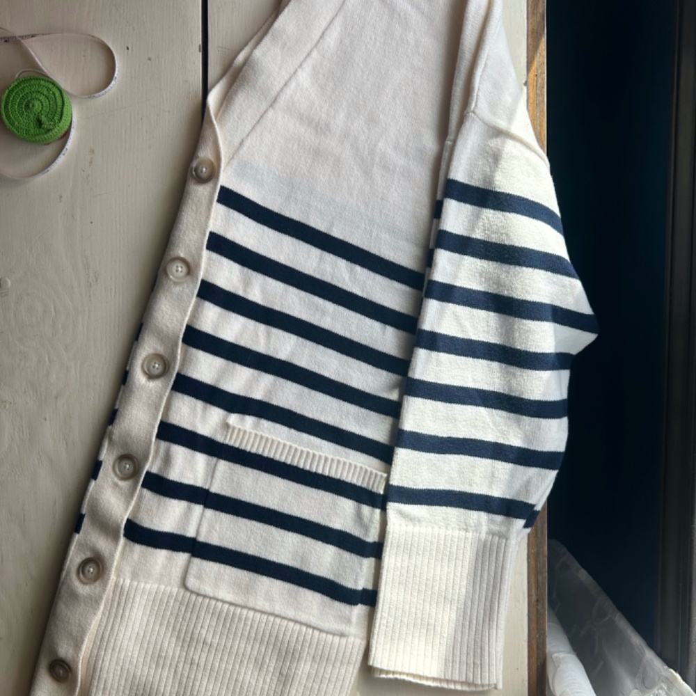 NWT LOFT XL White Navy Striped V-neck Women’s Cardigan Buttons Front Pockets - Picture 2 of 7